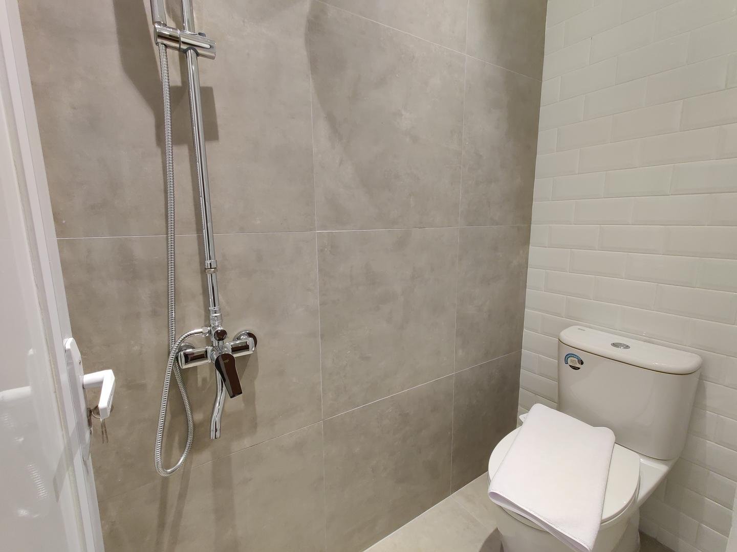 Deluxe Room - View 6