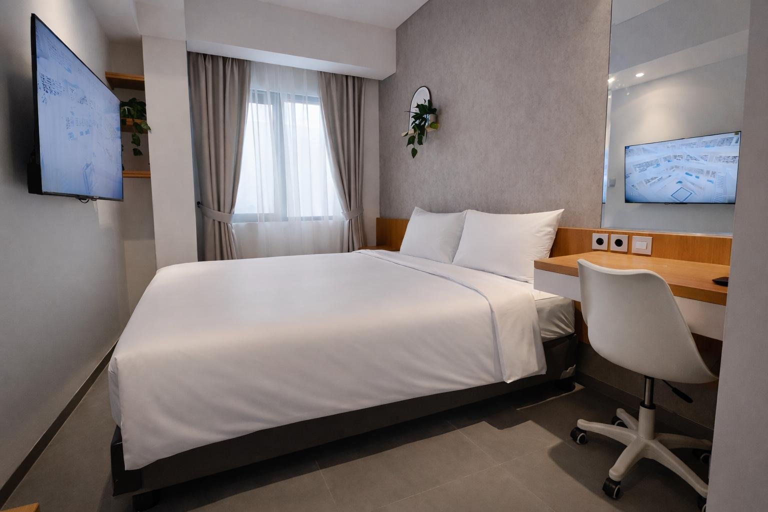 Superior Room - View 2